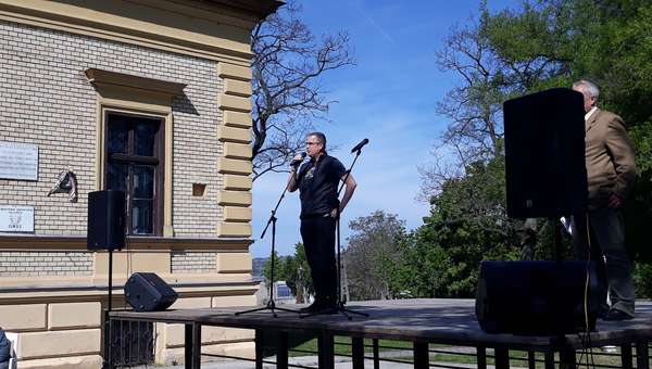 Tartalom borítóképe